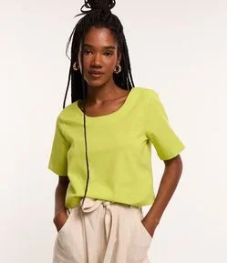 Blusa T-shirt em Viscose com Linho e Manga Curta