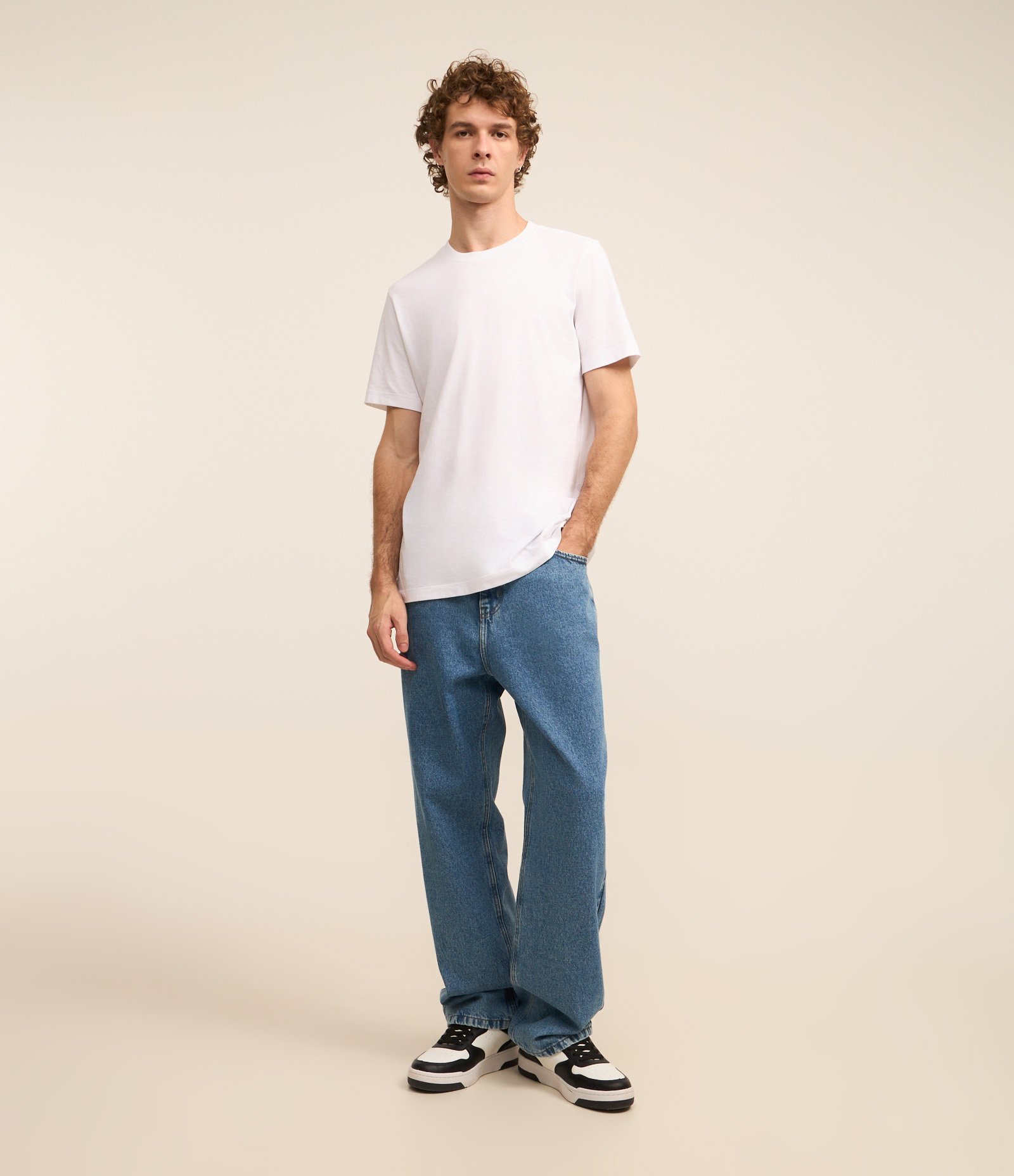 Camiseta Regular em Algodão com Manga Curta Branco 2
