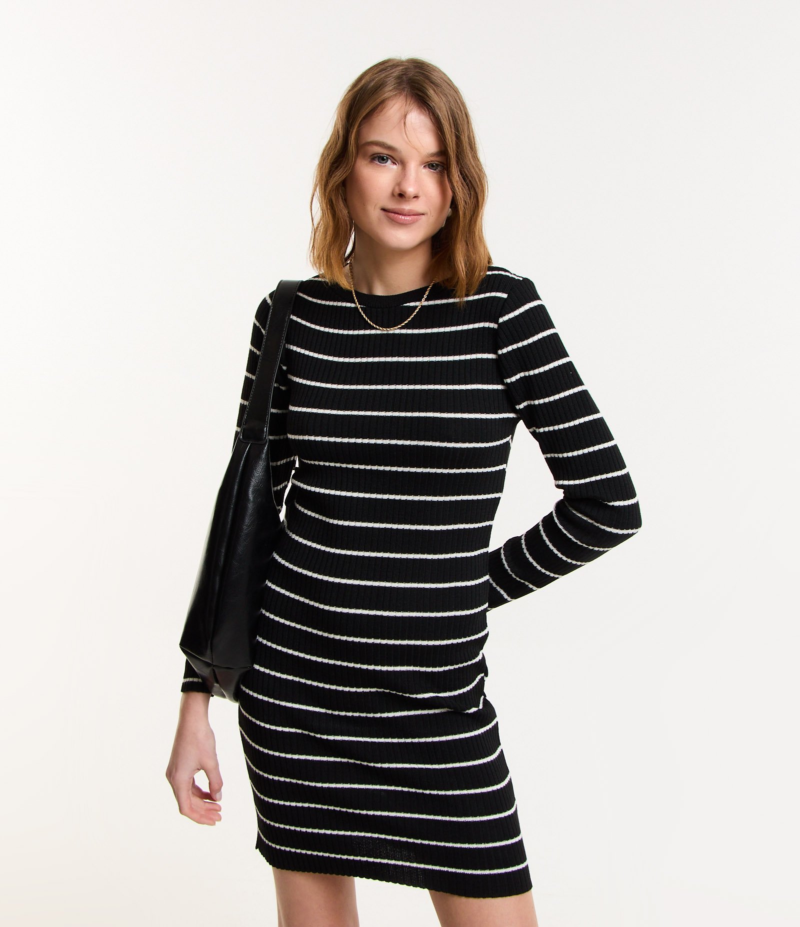 Vestido Curto em Tricô Listrado Preto 1