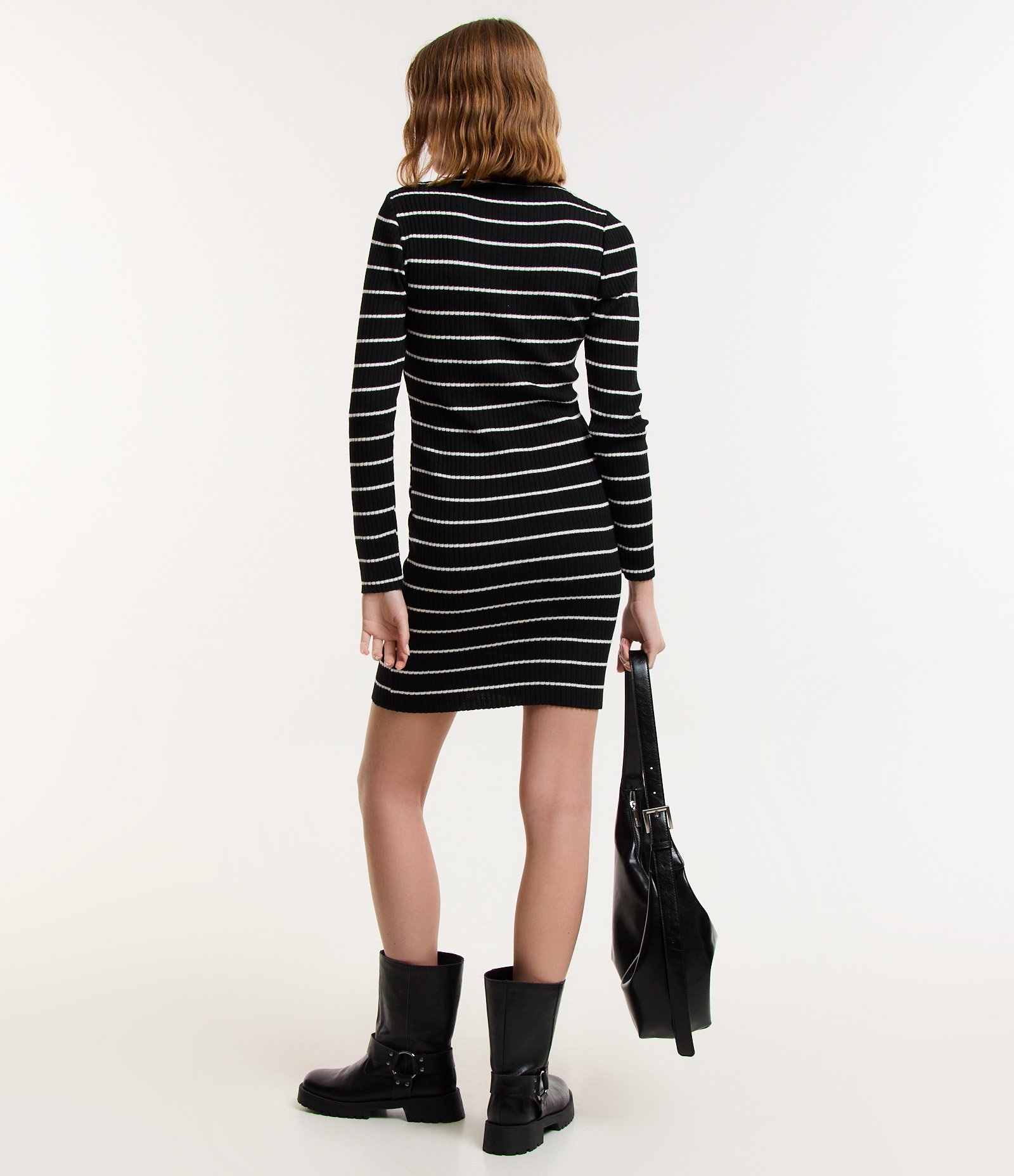 Vestido Curto em Tricô Listrado Preto 3
