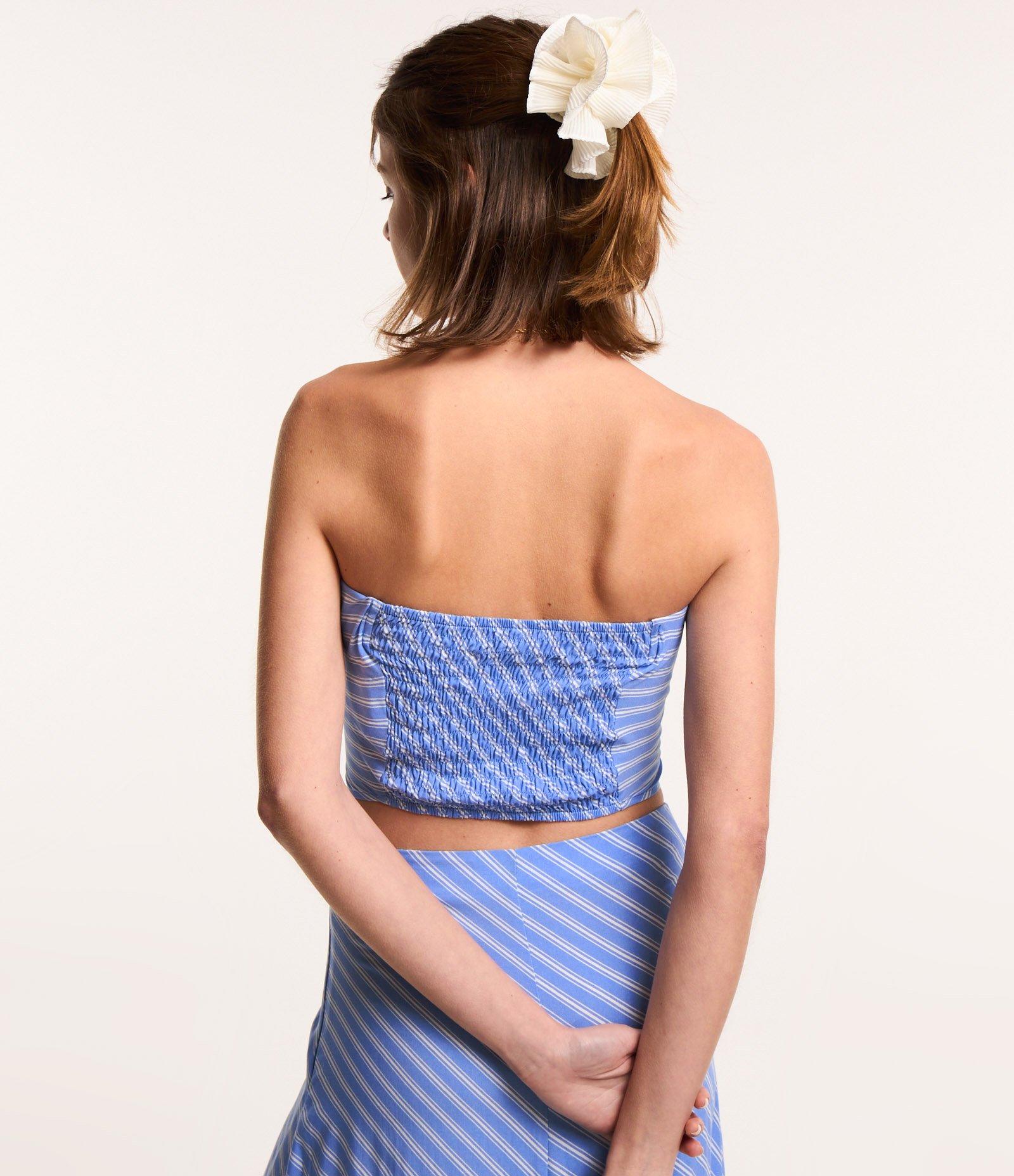 Blusa Cropped em Viscose com Listras em Fio Tinto e Lastex nas Costas Azul 3