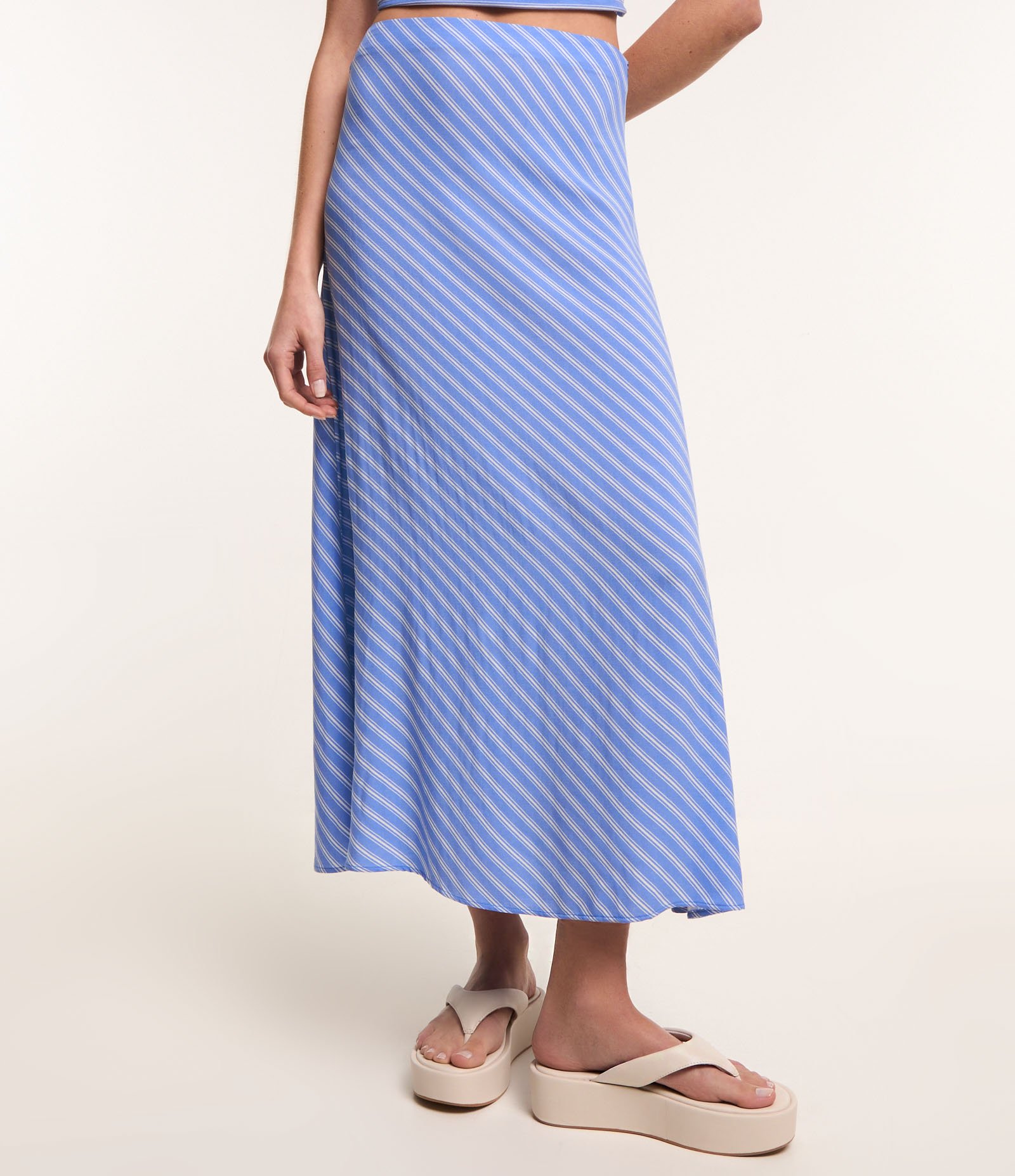 Saia New Midi em Viscose com Listras em Fio Tinto Azul 2