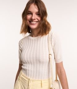 Blusa em Tricô com Ponto Trancinha