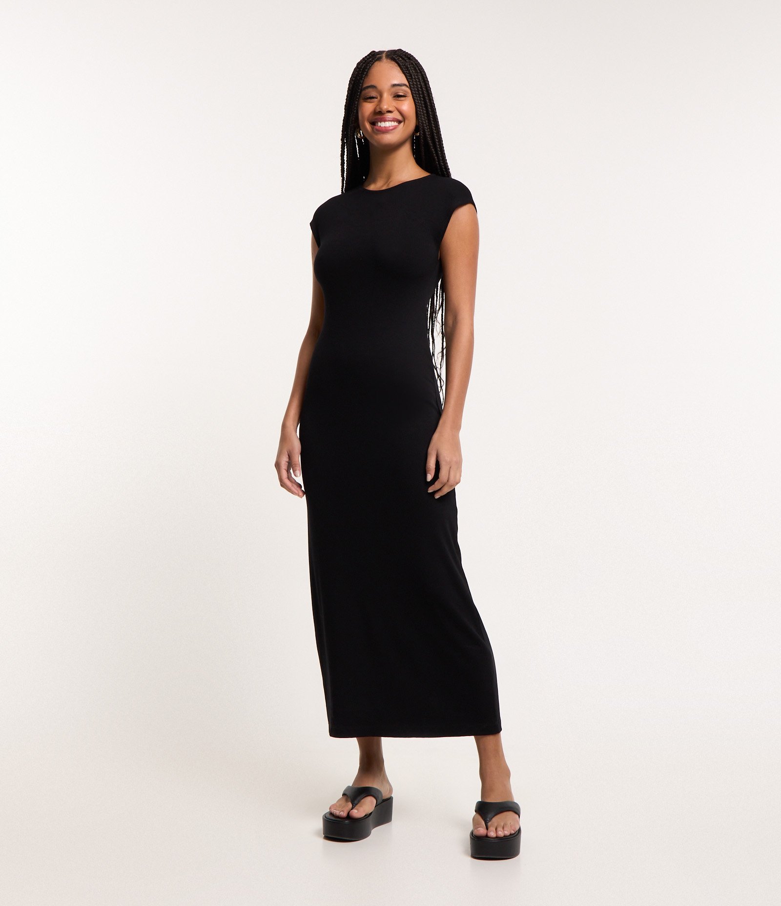 Vestido New Midi sem Manga em Ribana Preto 1