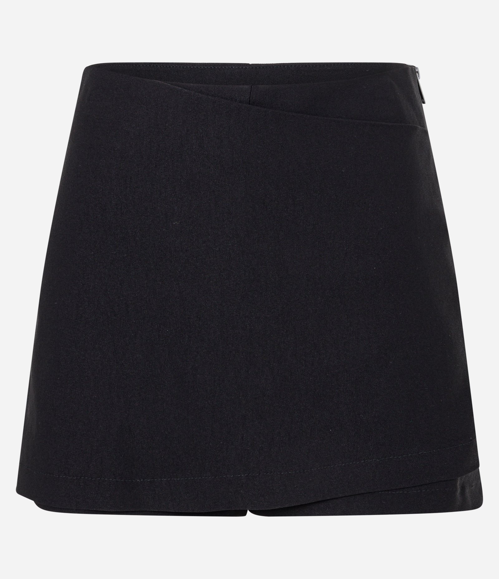 Short Saia em Bengaline Sobreposta com Bolso Embutido Preto 5