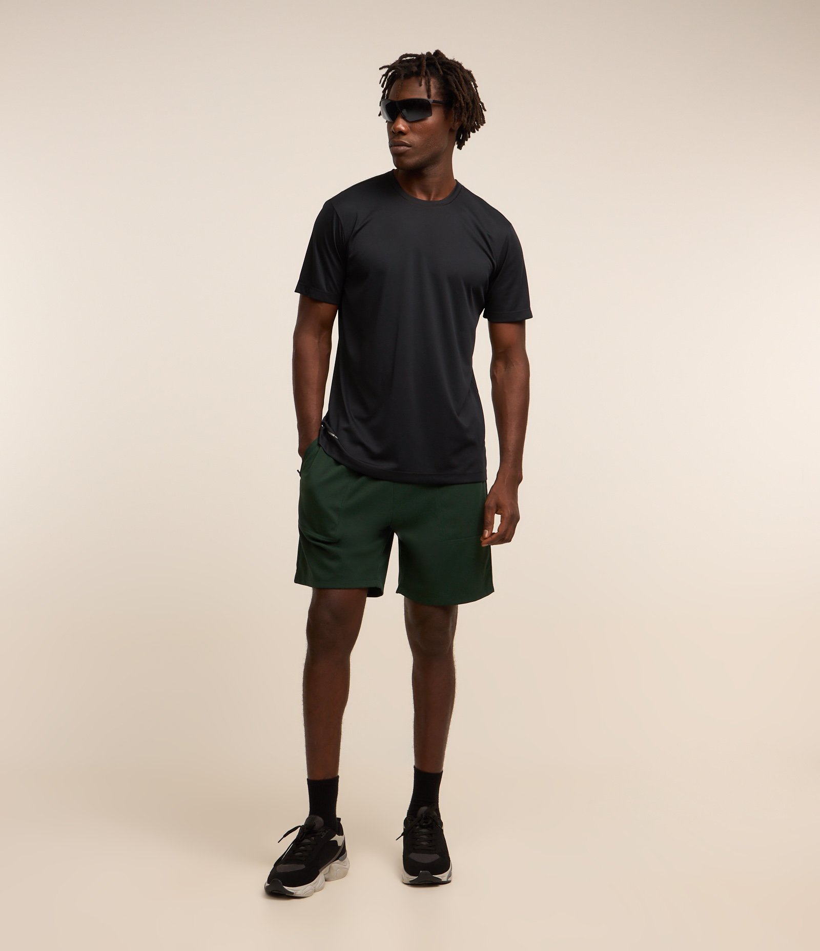 Bermuda Esportiva Texturizada com Cós Elástico e Cordão Verde 1