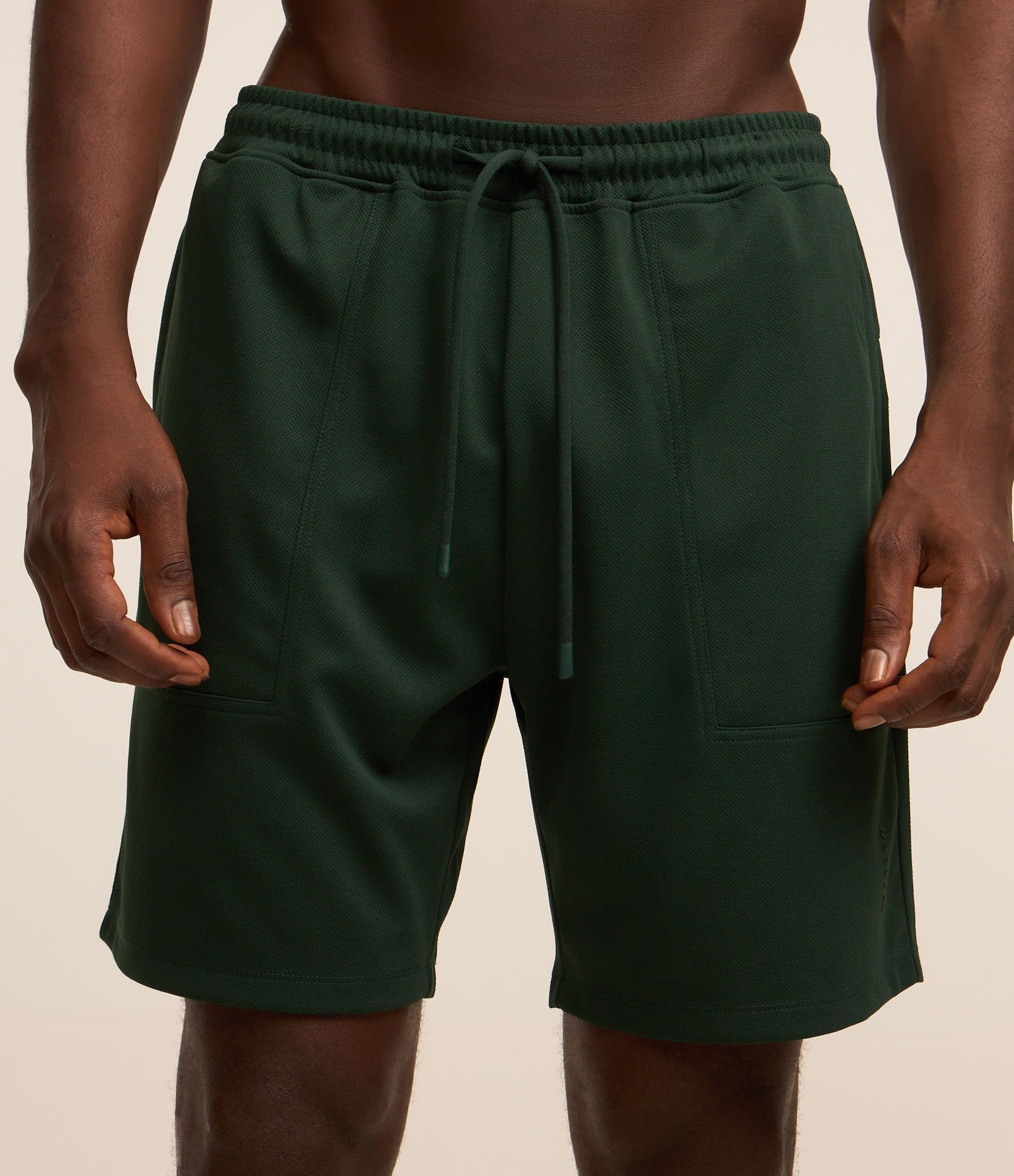 Bermuda Esportiva Texturizada com Cós Elástico e Cordão Verde 2