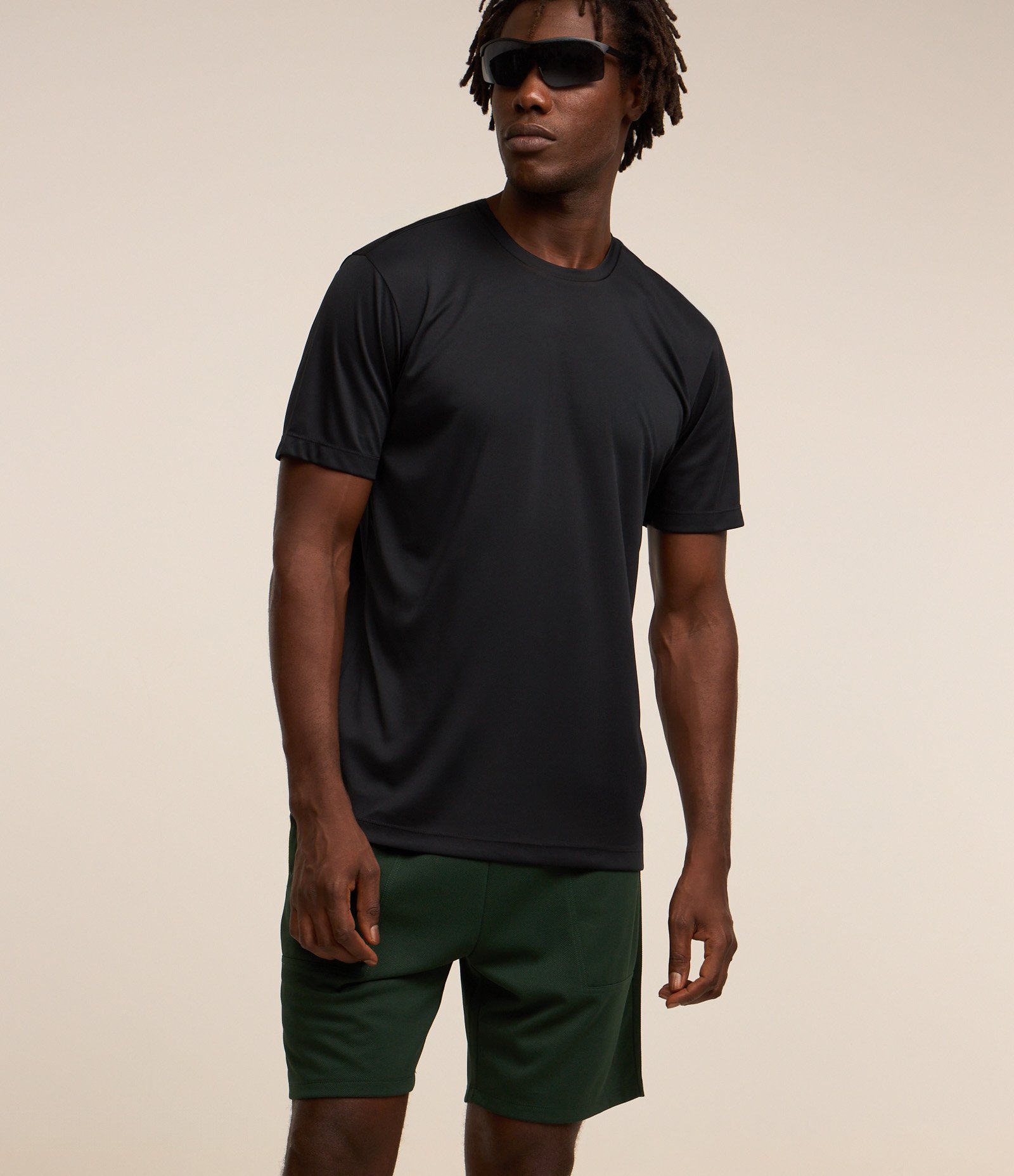 Bermuda Esportiva Texturizada com Cós Elástico e Cordão Verde 3