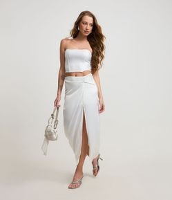 Saia Midi em Cetim com Nózinho Torcido e Fenda