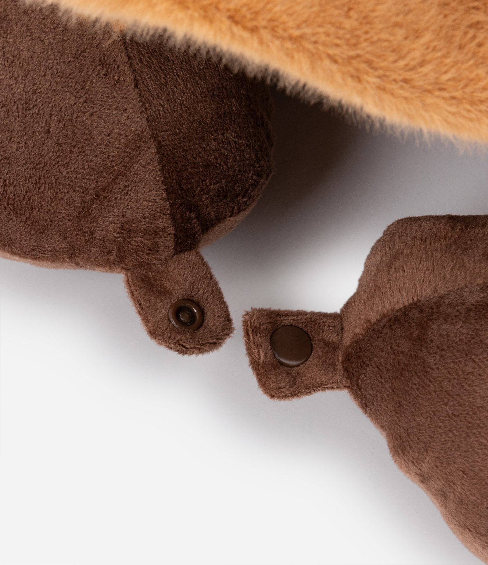 Travesseiro de Viagem com Capuz de Capivara Marrom 2