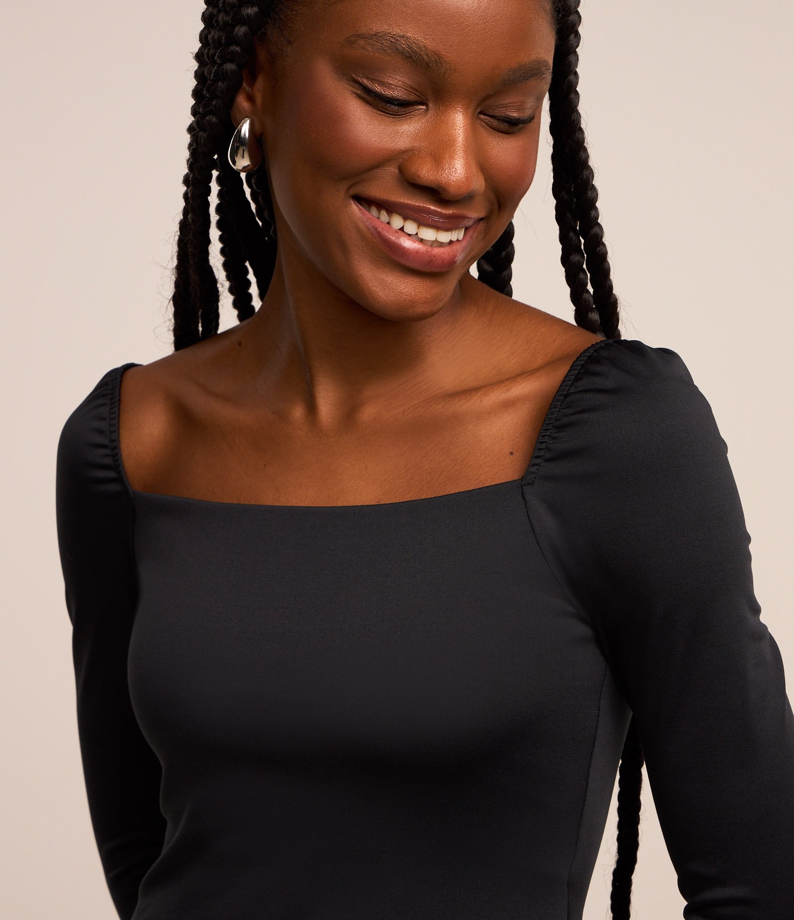 Vestido New Midi com Manga Longa e Fenda Preto 3