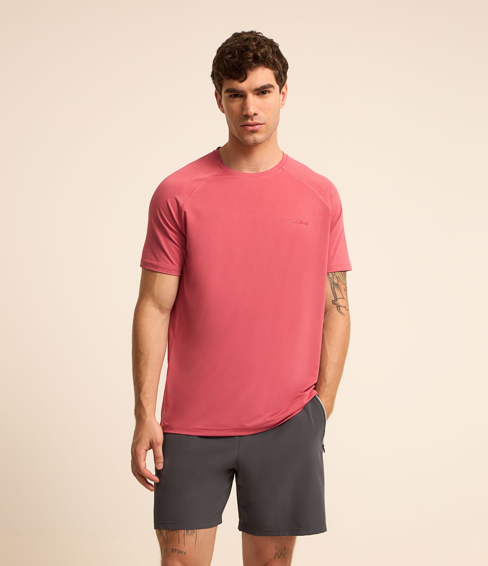 Camiseta Regular Esportiva em Tecnologia Dry com Estampa em Alto Relevo Rosa 1