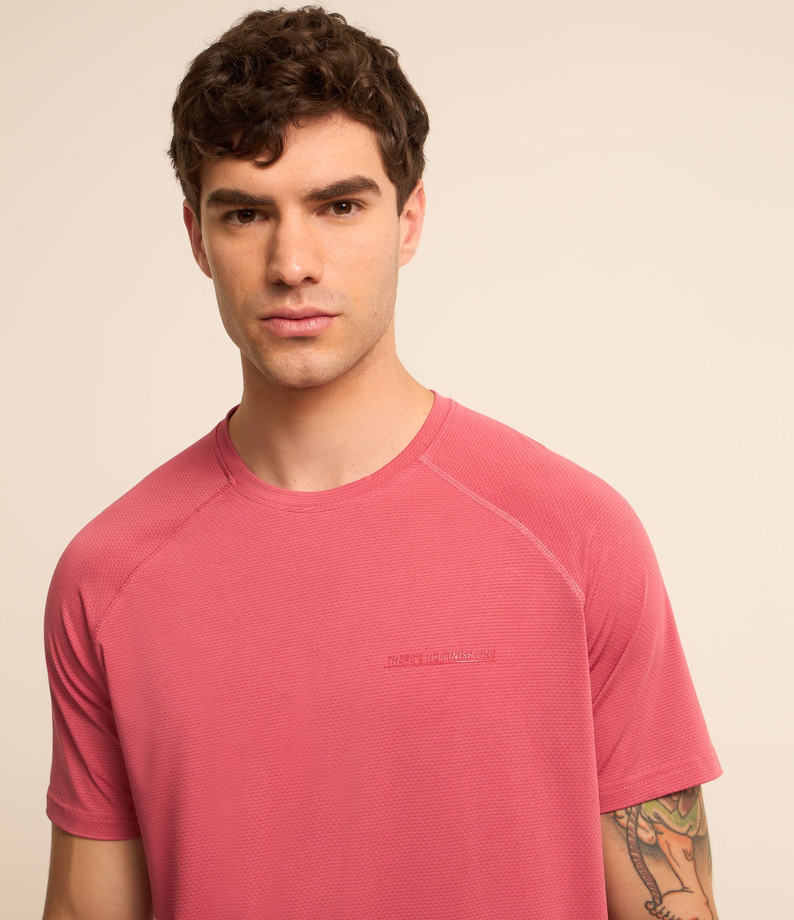 Camiseta Regular Esportiva em Tecnologia Dry com Estampa em Alto Relevo Rosa 3