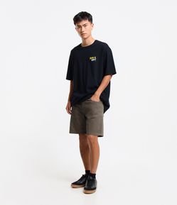 Bermuda Slim em Sarja com Bolsos