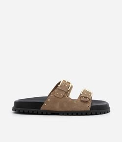 Sandália Rasteira em Couro com Fivelas e Bolinhas Metálicas