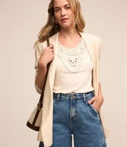 Blusa sem Manga em Linho e Viscose com Decote Macramê