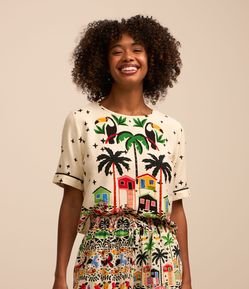 Blusa T-shirt em Viscose e Linho com Estampa Tropical
