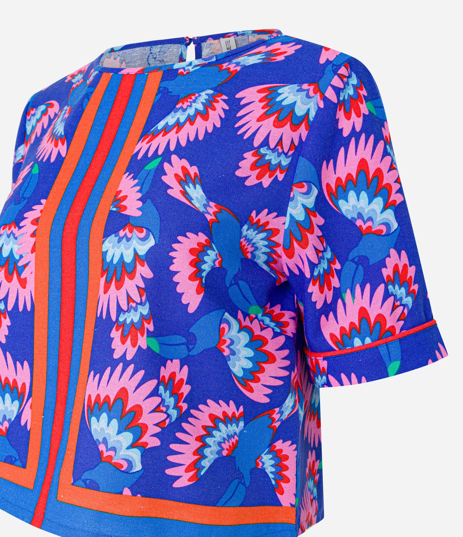 Blusa T-shirt em Viscose e Linho com Estampa de Tucanos Azul 5