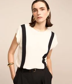 Blusa em Tricô Leve com Detalhe Contrastante