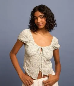 Blusa em Viscose Floral Liberty com Amarração e Abertura Frontal
