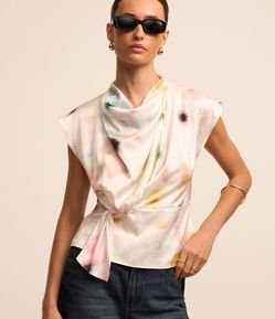 Blusa Sem Manga Acetinada com Estampa  Manchas