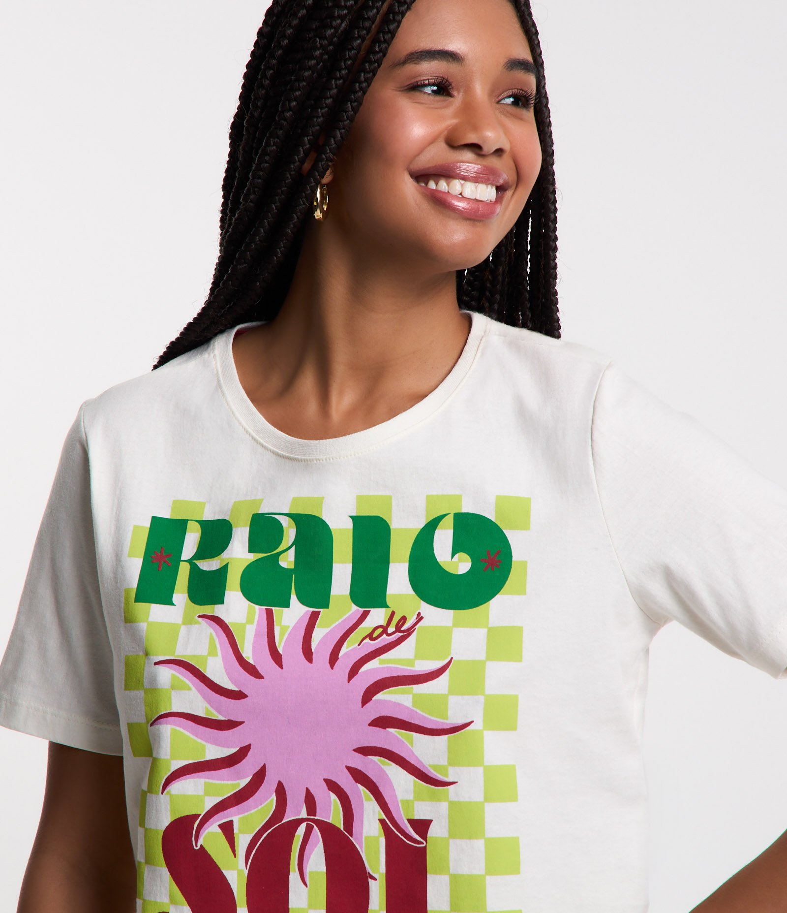 Blusa T-shirt em Algodão com Fundo Quadriculado e Estampa Raio de Sol Branco 4