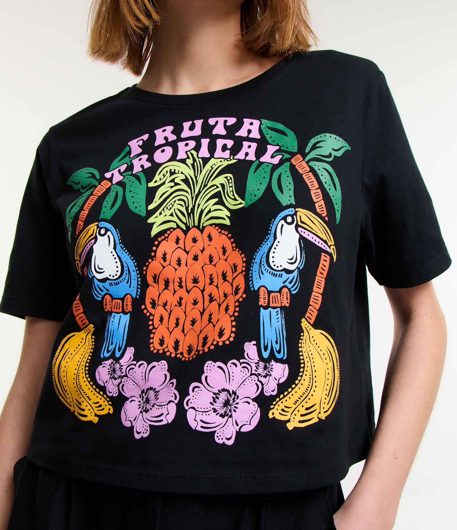 Blusa T-shirt em Algodão com Estampa Fruta Tropical Preto 4