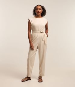 Macacão em Viscolinho com Amarração na Cintura e Detalhe Costas