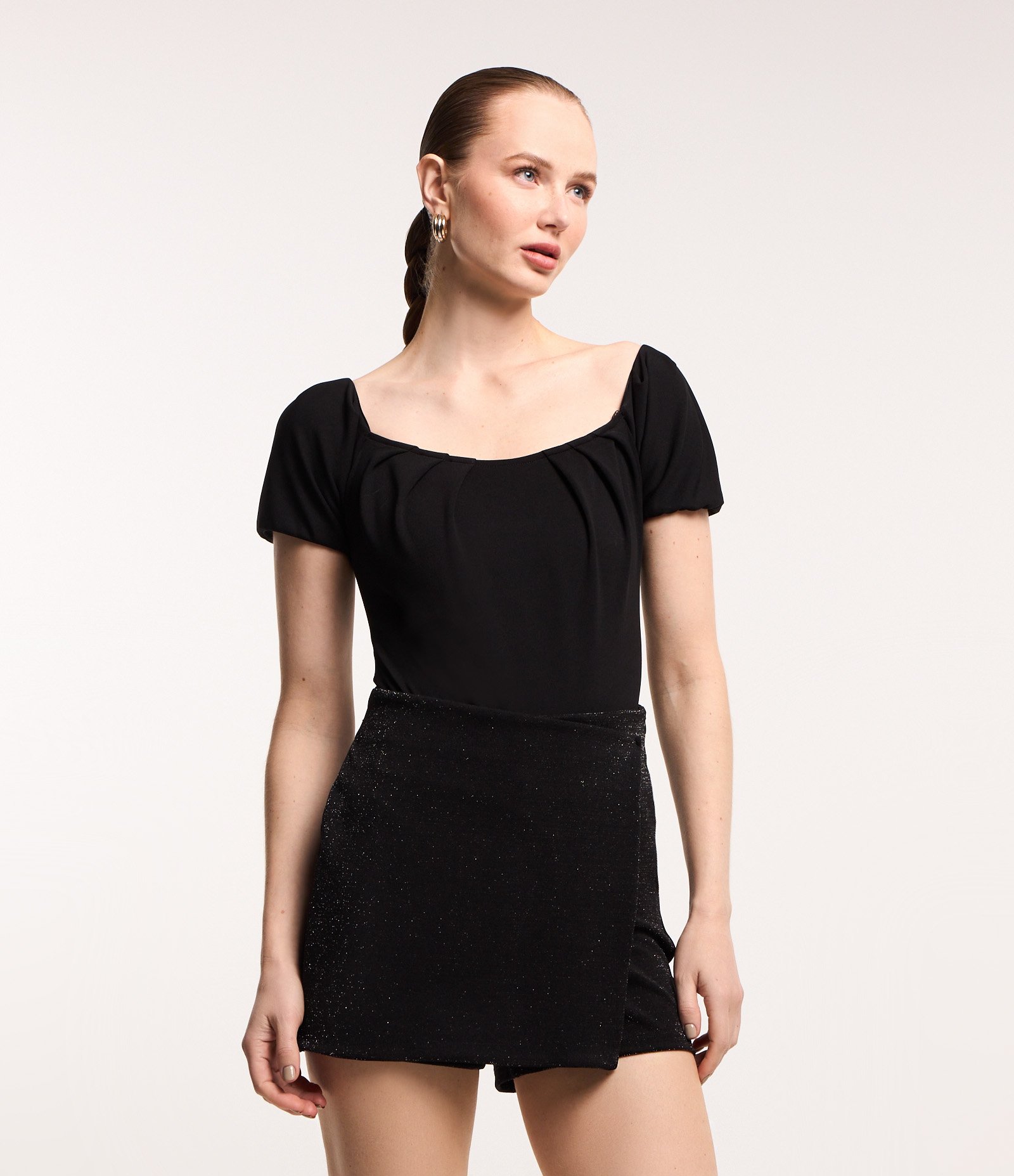 Short Saia Curto em Malha Metalizada Preto 1