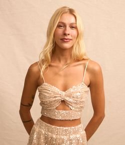 Blusa Cropped em Paetês e Recorte no Busto