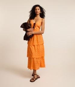 Vestido Evasê Midi em Laise com Alça Larga e Sobreposições