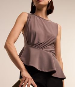 Blusa sem Manga com Peplum Assimétrico na Barra
