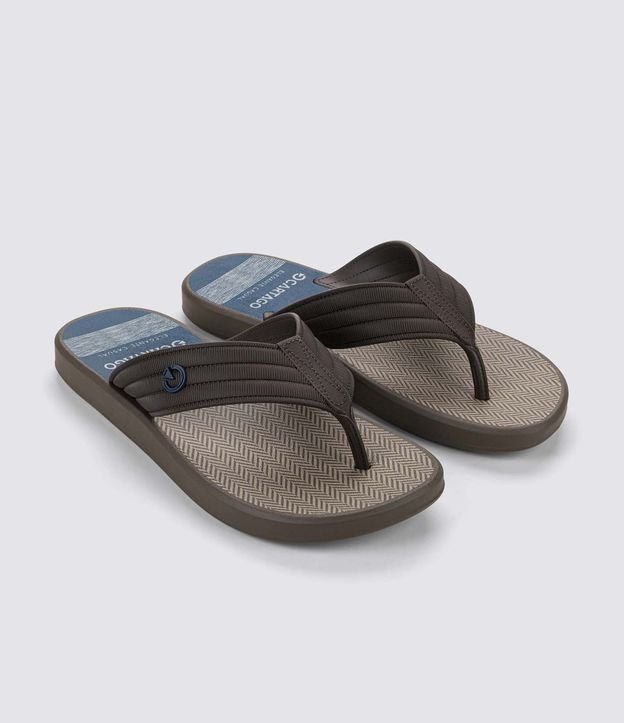 Chinelo Casual com Tiras Largas Texturizadas Cartago