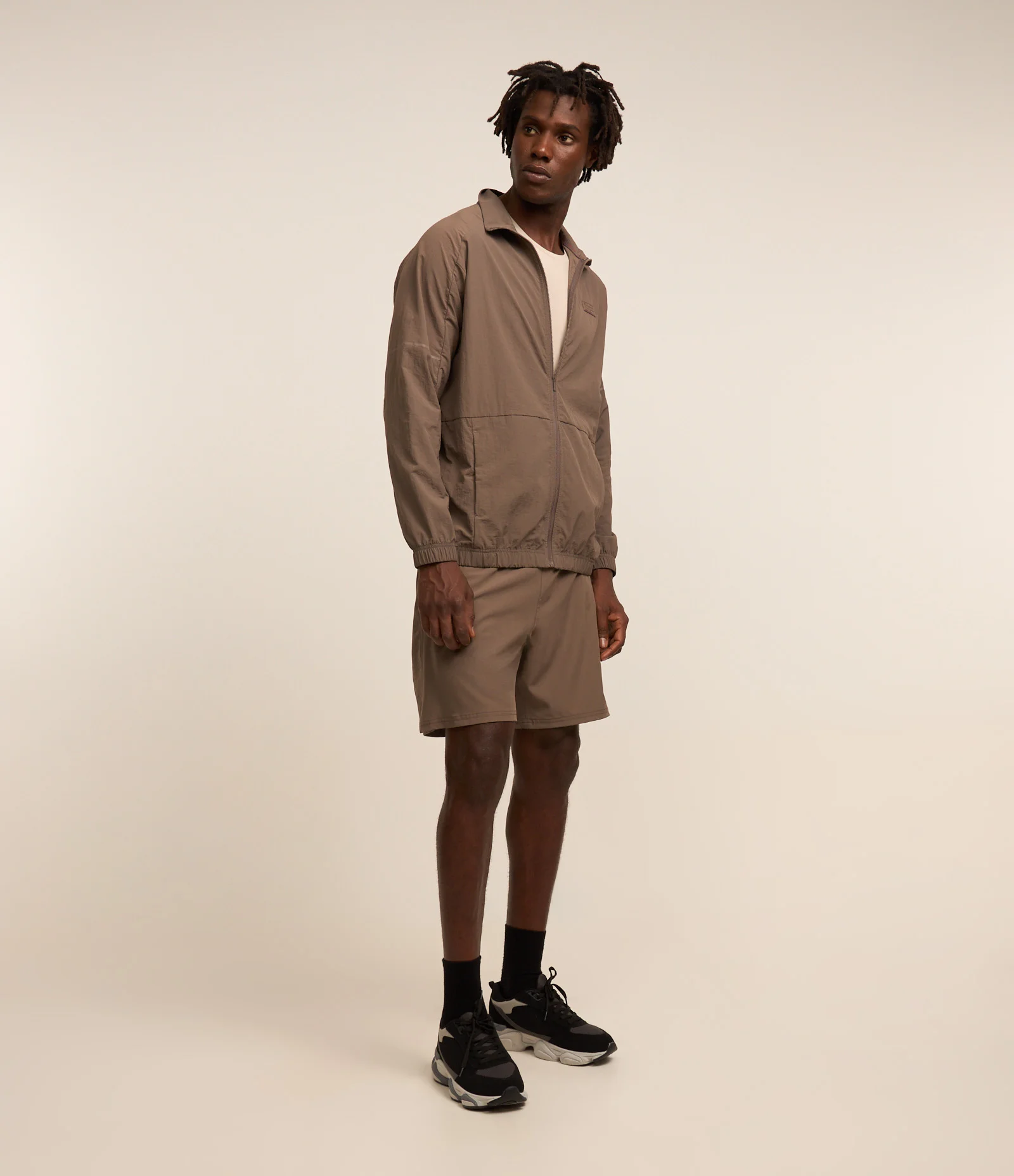 Jaqueta Esportiva de Futebol com Fechamento Frontal Marrom 2