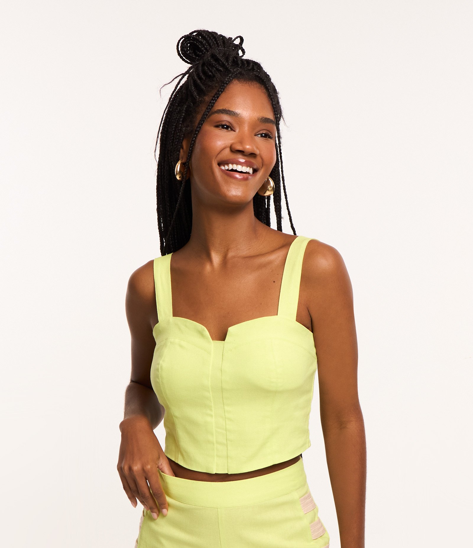 Blusa Cropped em Viscose e Linho com Amarração nas Costas Verde 1