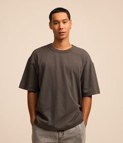 Camiseta Boxy em Algodão com Manga Curta