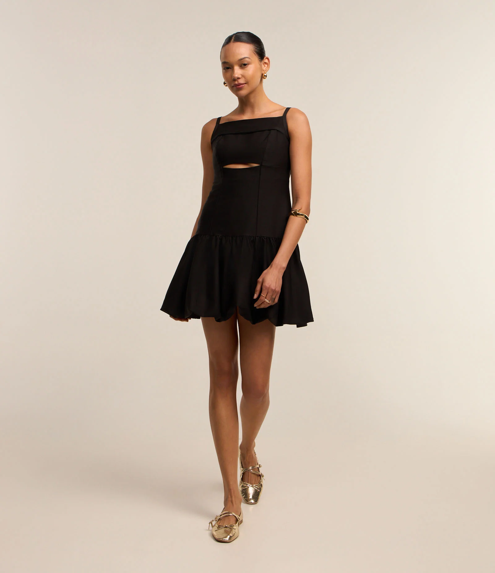 Vestido Balonê Alfaiatado com Zíper nas Costas e Saia com Volume Preto 1