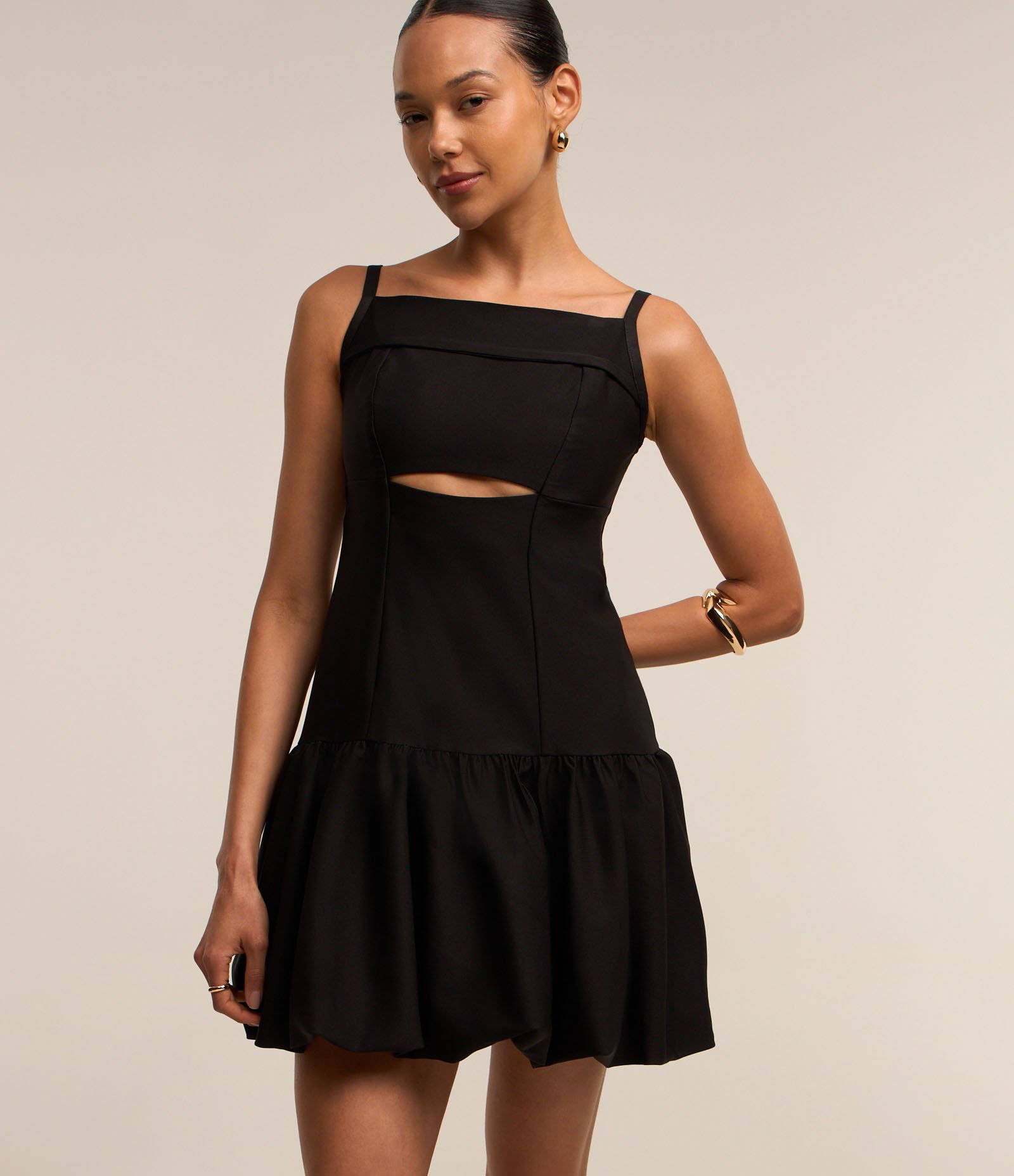 Vestido Balonê Alfaiatado com Zíper nas Costas e Saia com Volume Preto 2