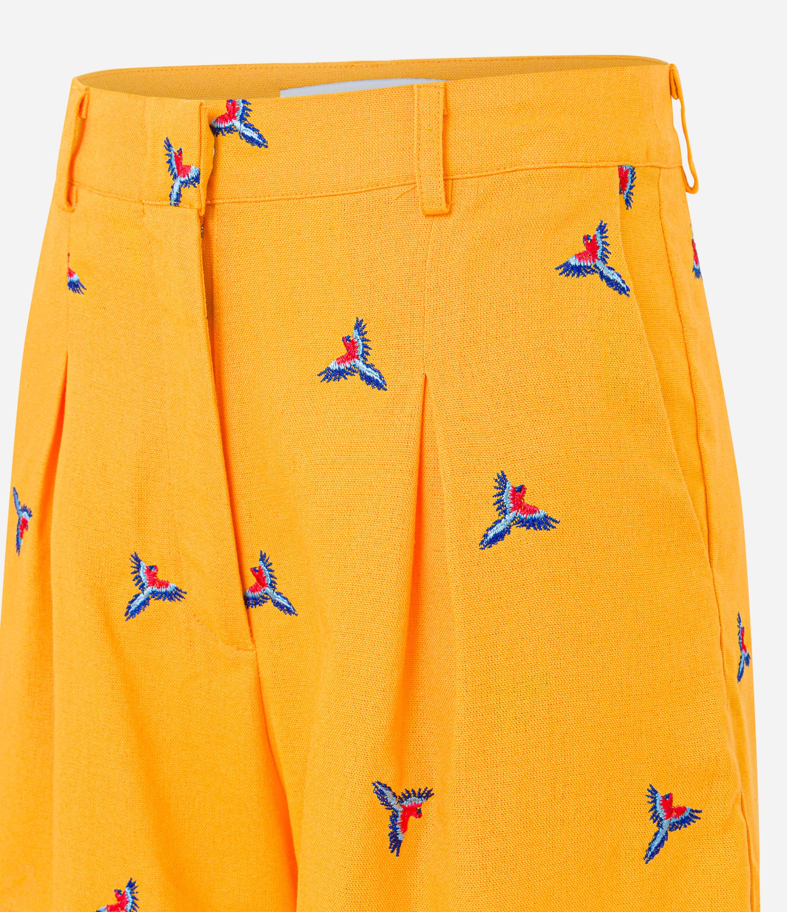 Short Curto em Viscolinho com Pregas e Bordado de Araras Amarelo 5