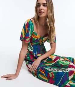 Vestido New Midi em Viscose com Fio Metalizado e Estampa Tropical