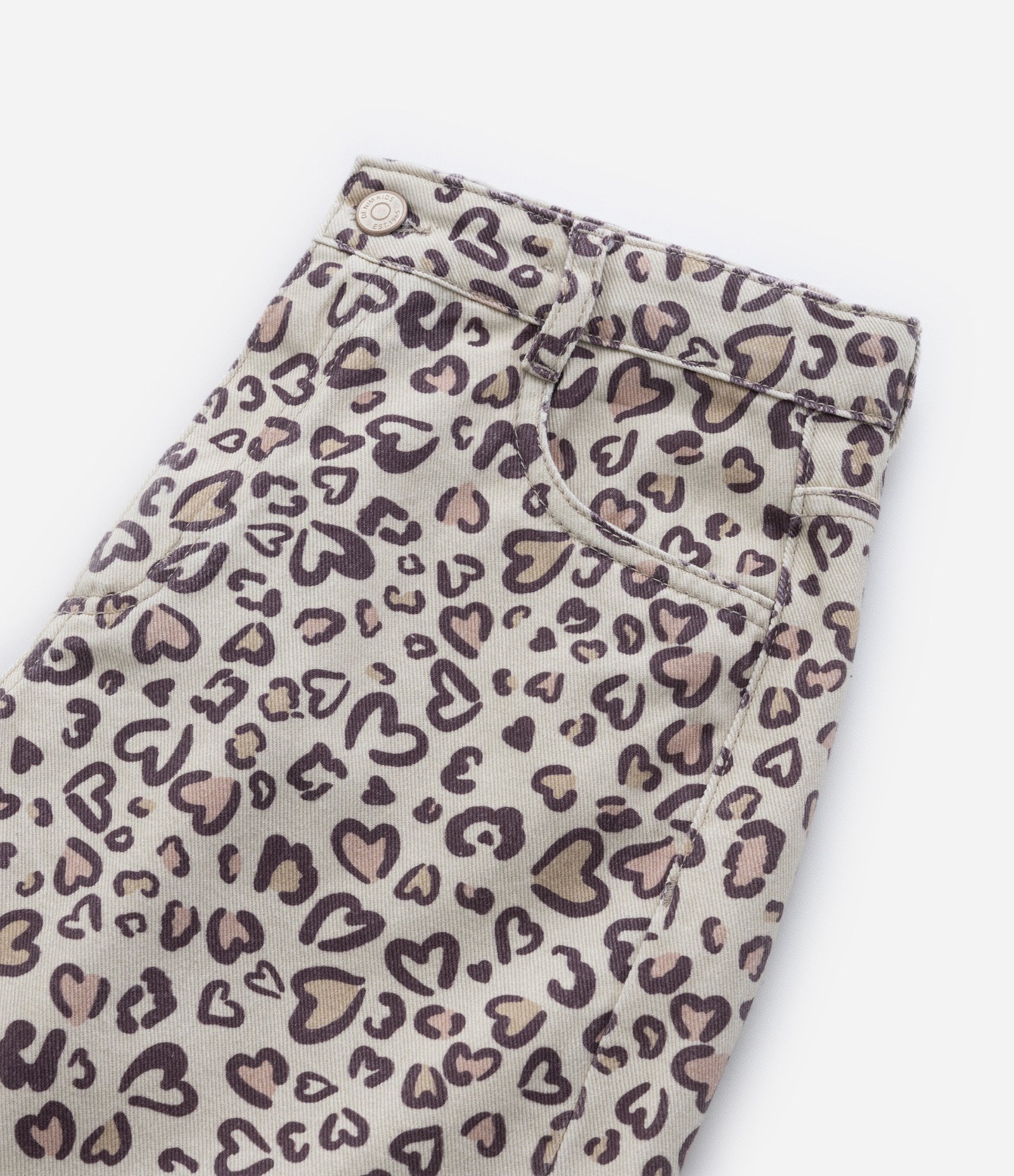 Calça Wide Leg Infantil em Jeans com Estampa de Oncinha - Tam 5 a 14 Anos Bege 3