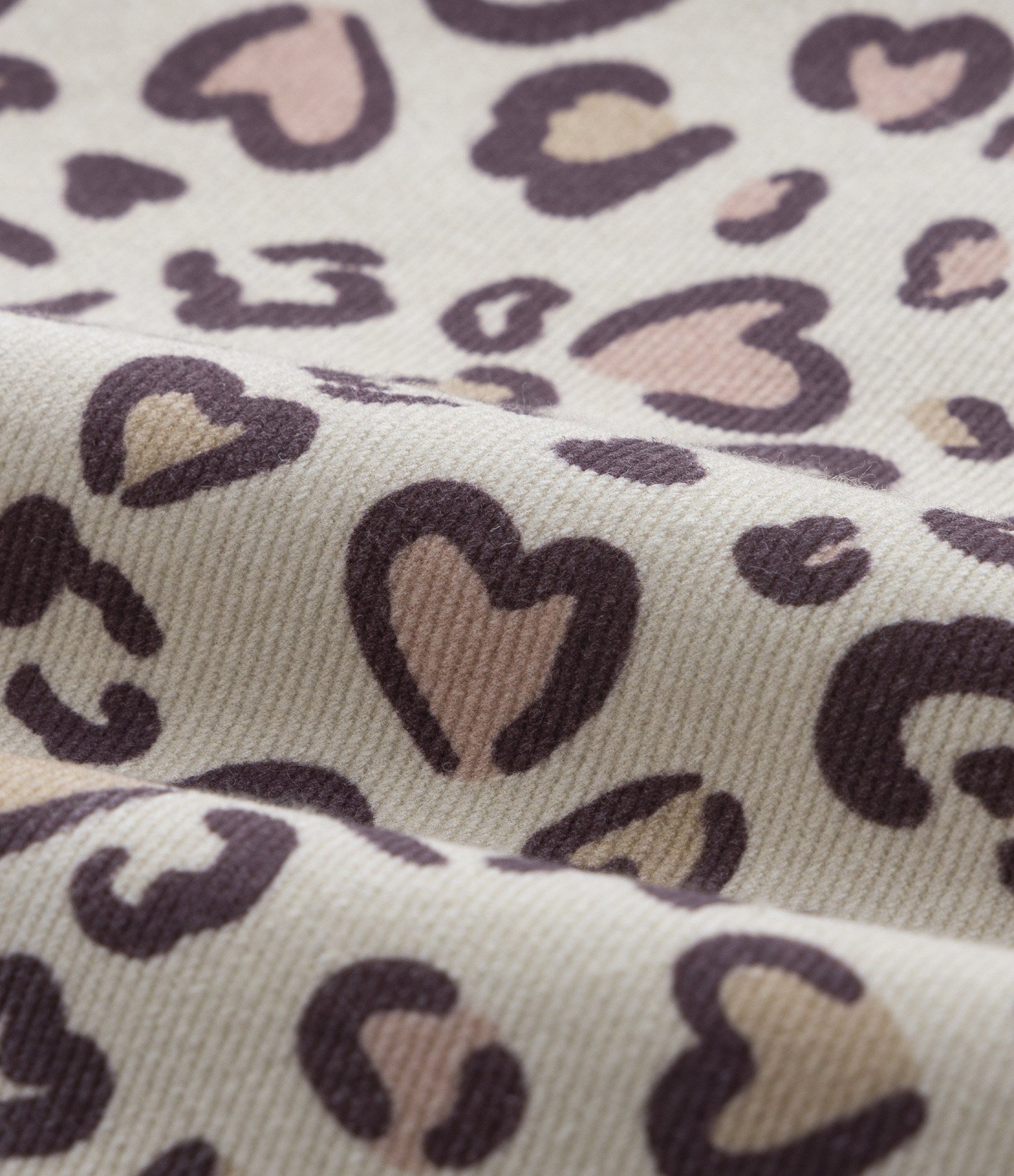 Calça Wide Leg Infantil em Jeans com Estampa de Oncinha - Tam 5 a 14 Anos Bege 4