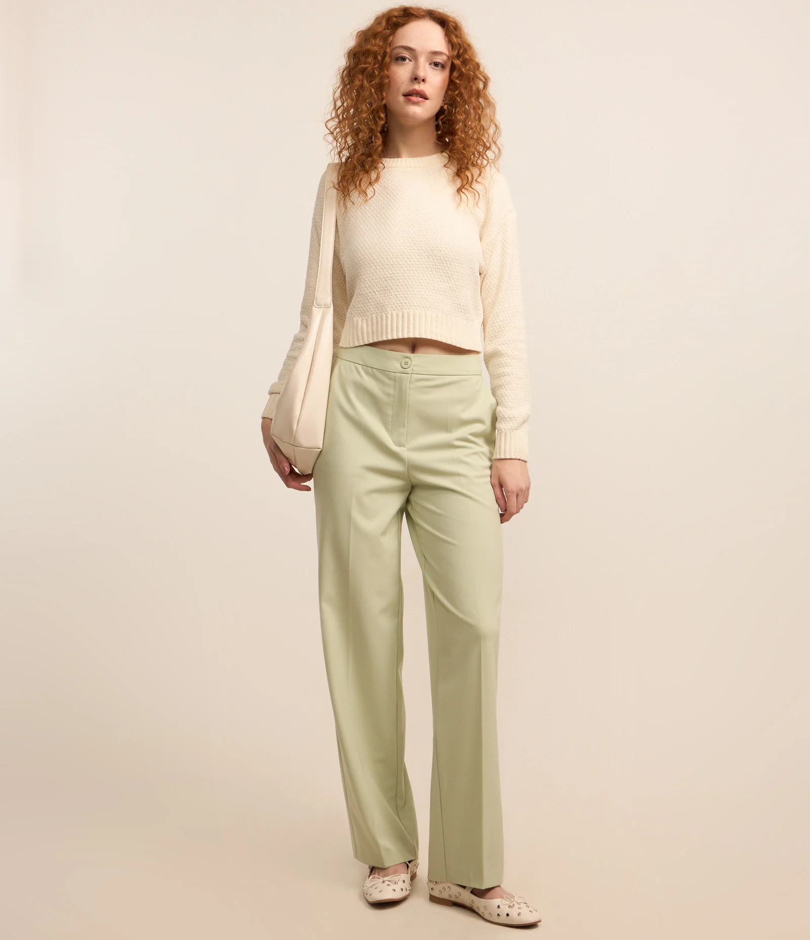 Suéter Curto em Tricô com Ponto Diferenciado Bege 2