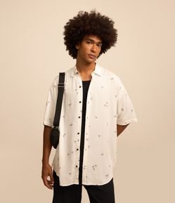 Camisa Relaxed em Viscose com Estampa de Mini Coqueiros