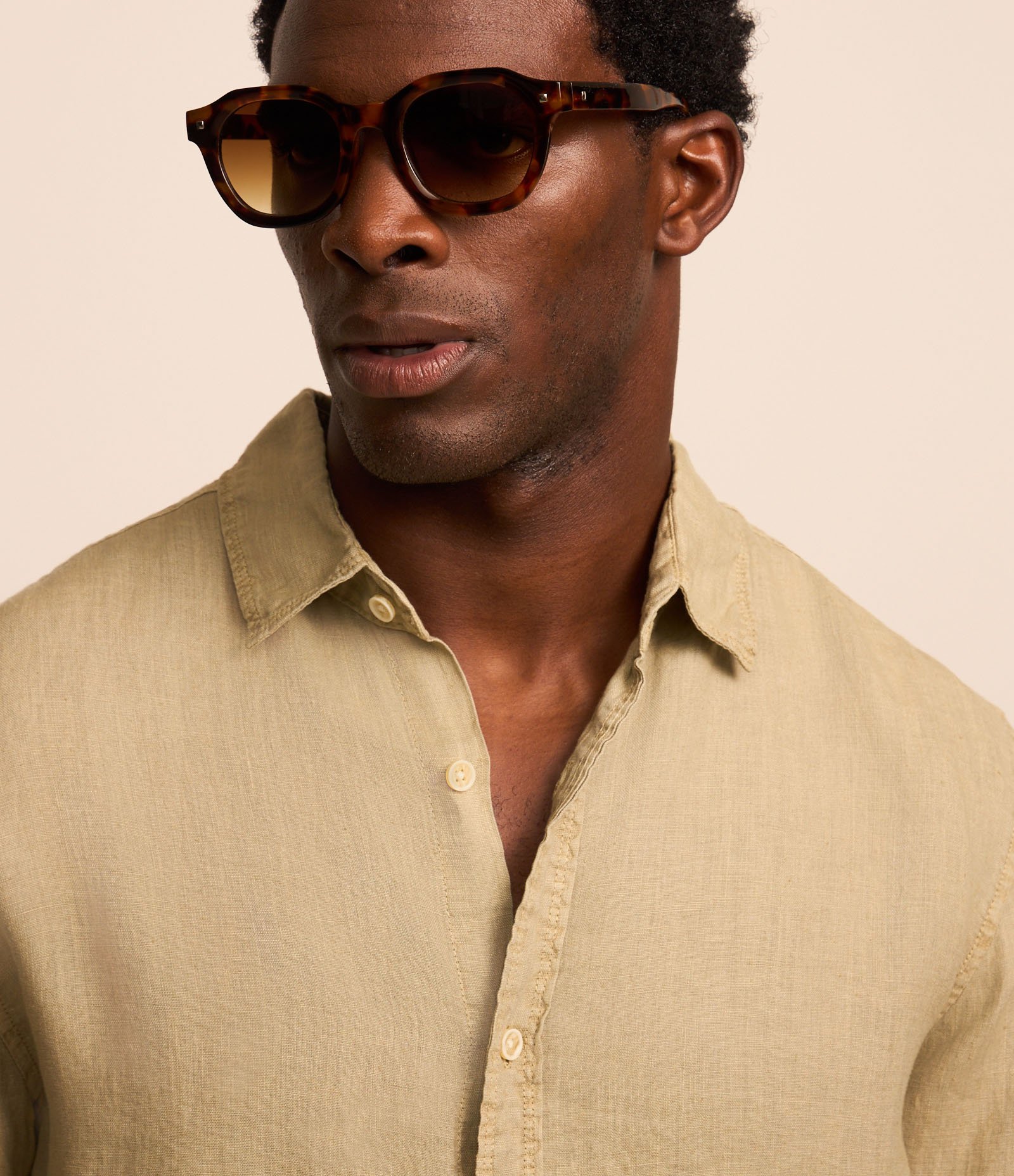 Camisa Comfort em Linho Puro e Gola com Lapela Verde Acinzentado 5