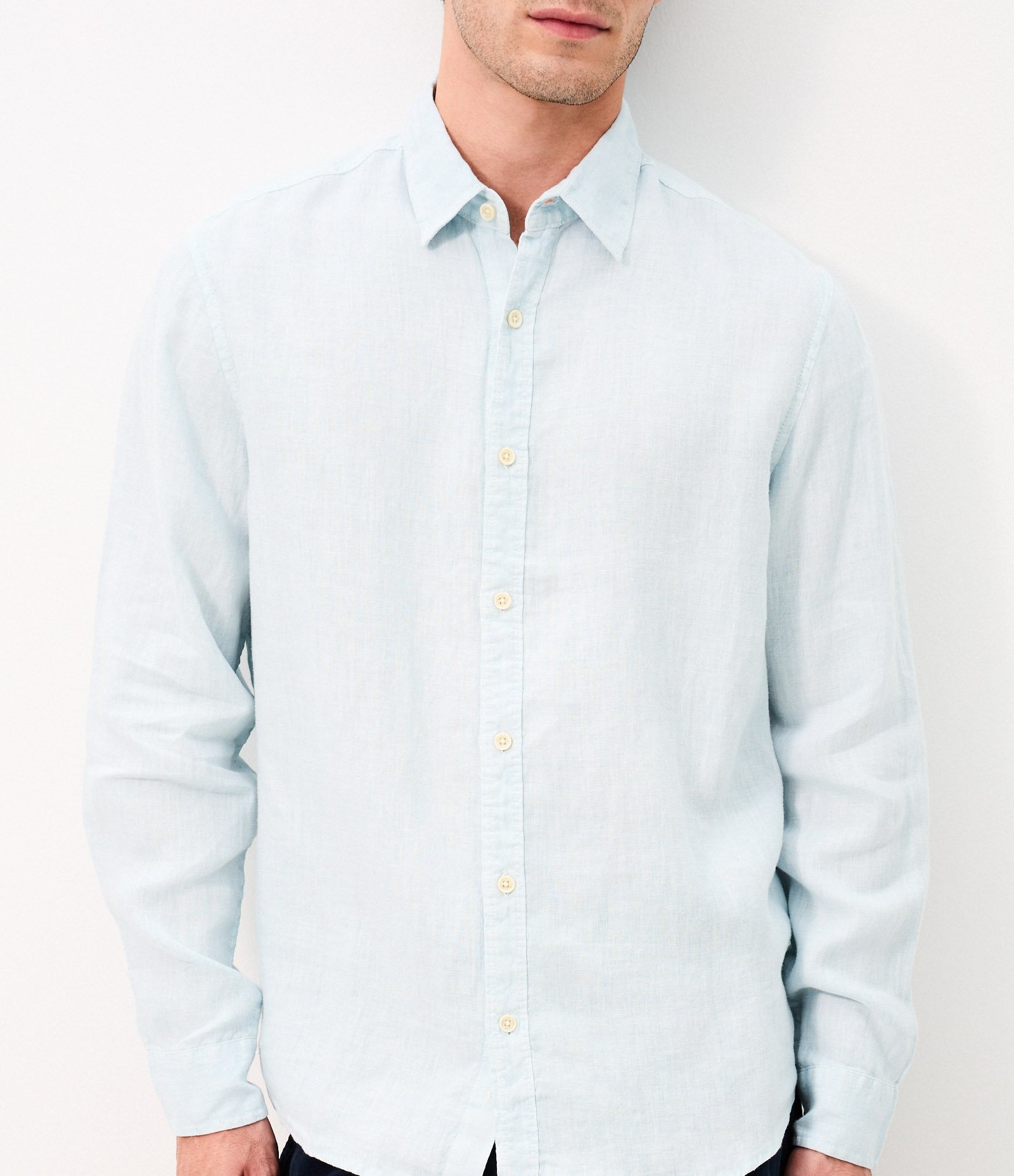 Camisa Comfort em Linho Puro e Gola com Lapela Azul Claro 4