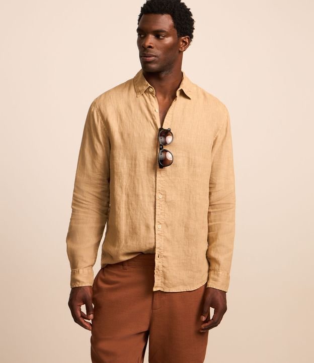 Camisa Comfort em Linho e Gola com Lapela