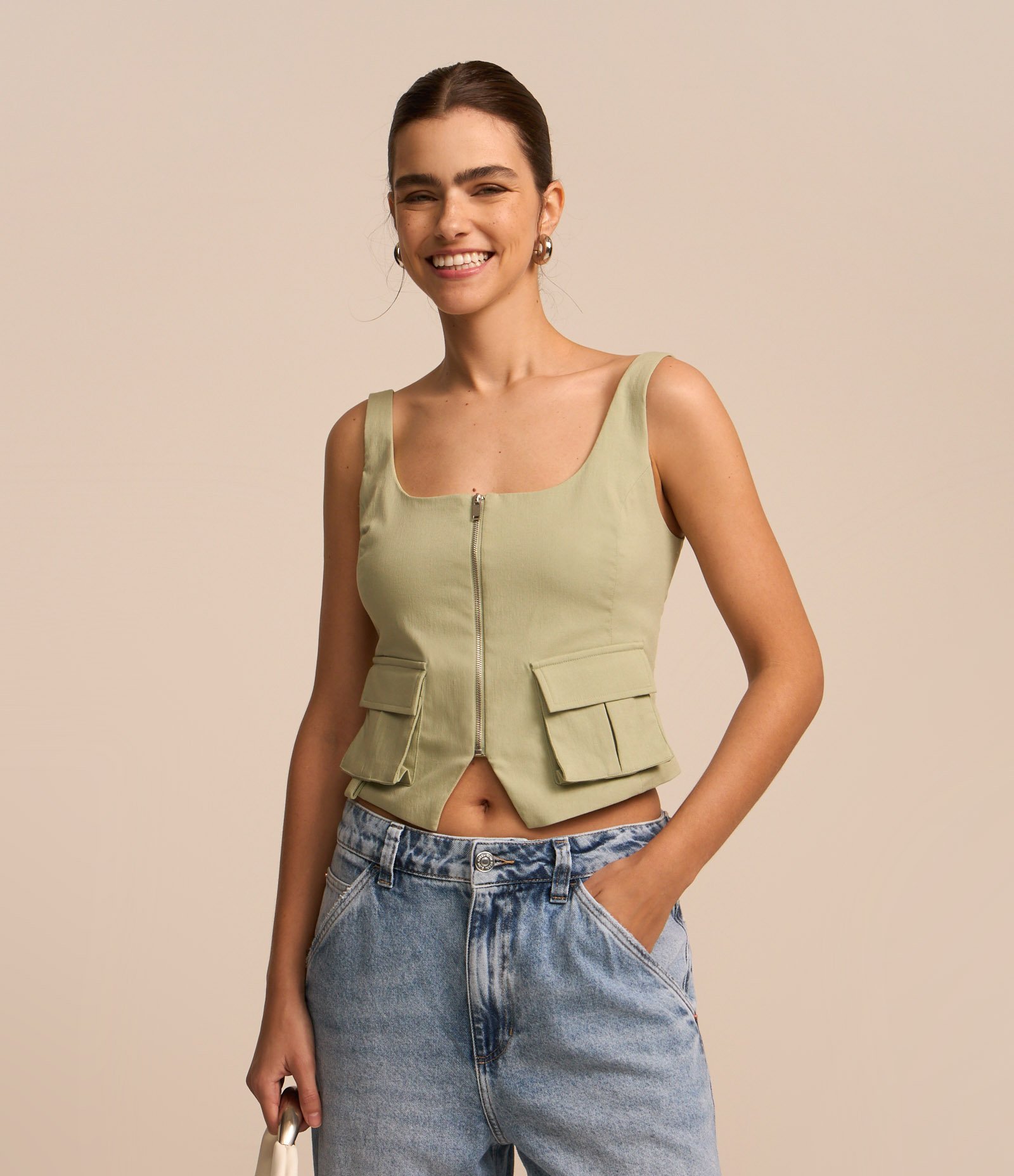 Blusa Sem Manga em Bengaline com Bolso Cargo Verde 1