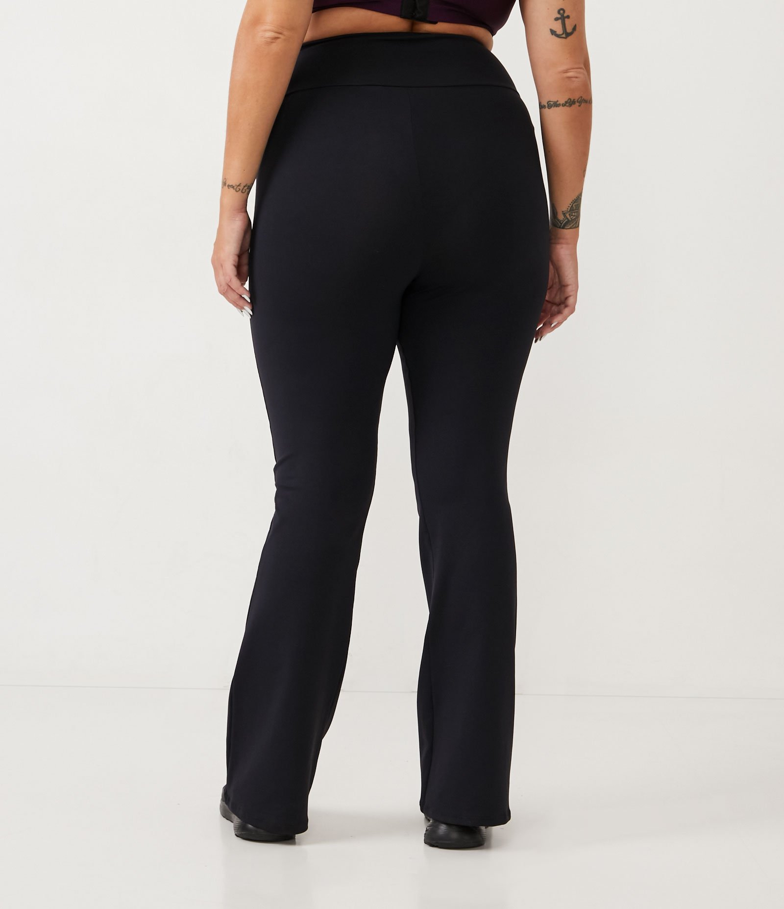 Calça Bailarina Esportiva Curve & Plus Size Preto 3