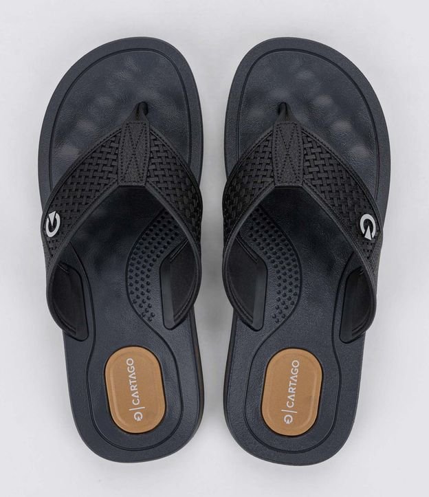 Chinelo Tiras Largas com Sola Texturizada e Brinde Cartago
